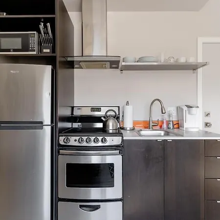 Modern Portland Studio - Food Carts & Local Shops Exterior photo
